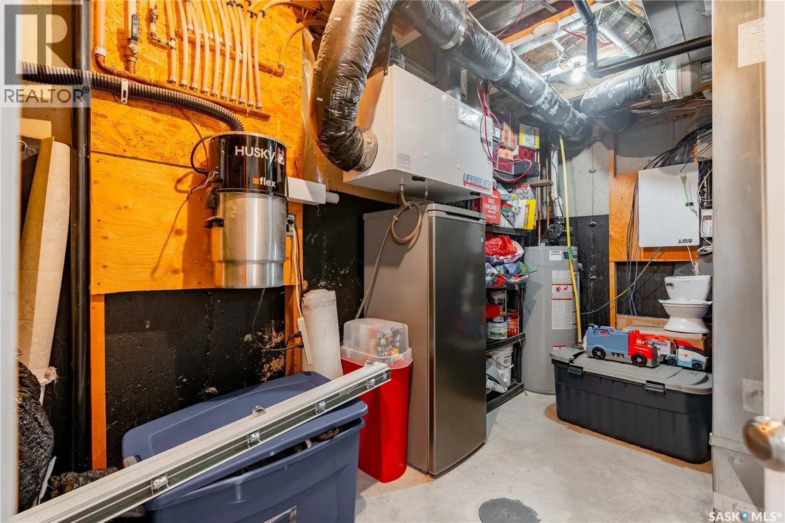851 Cedar TERRACE