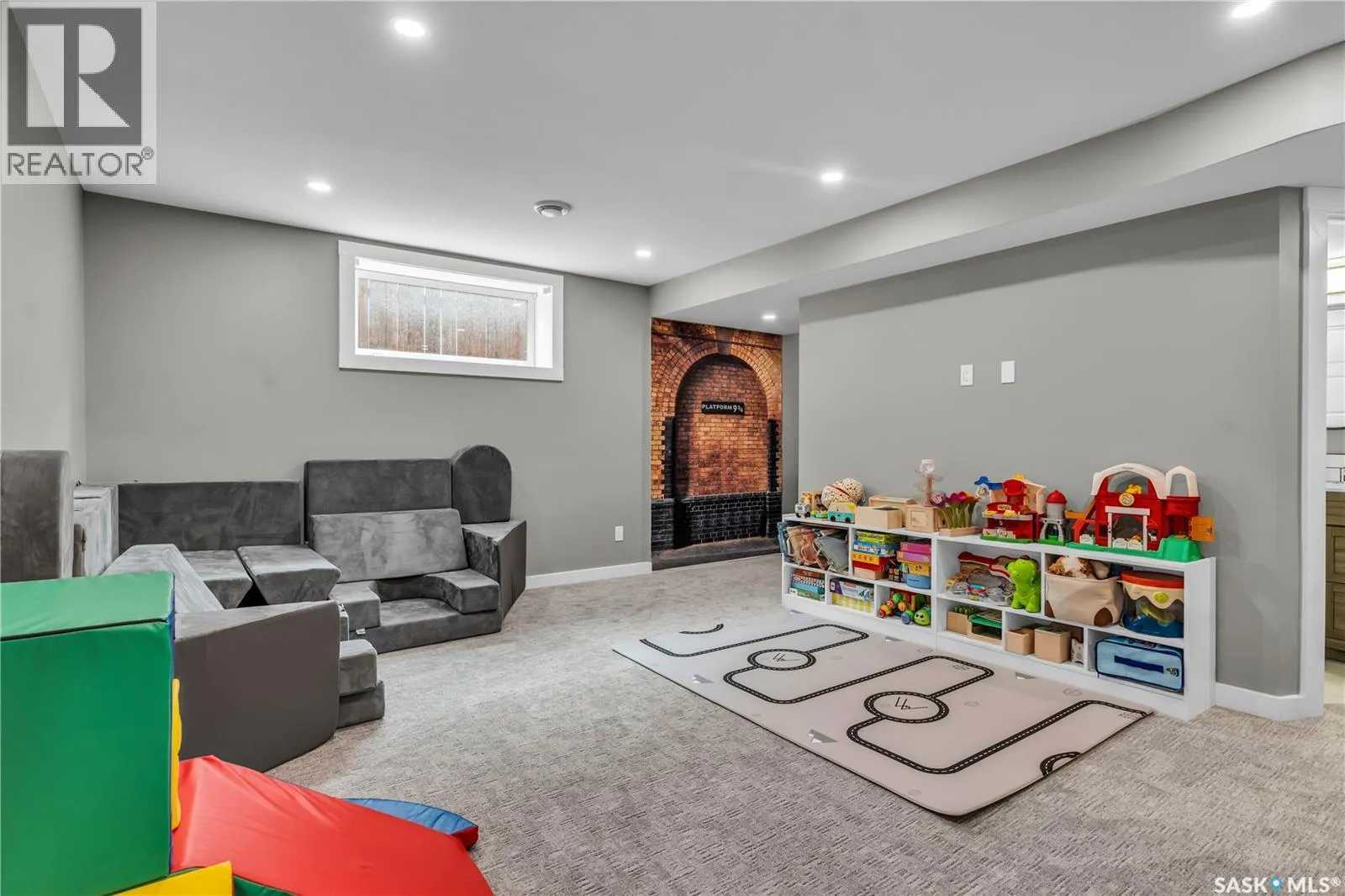 851 Cedar TERRACE