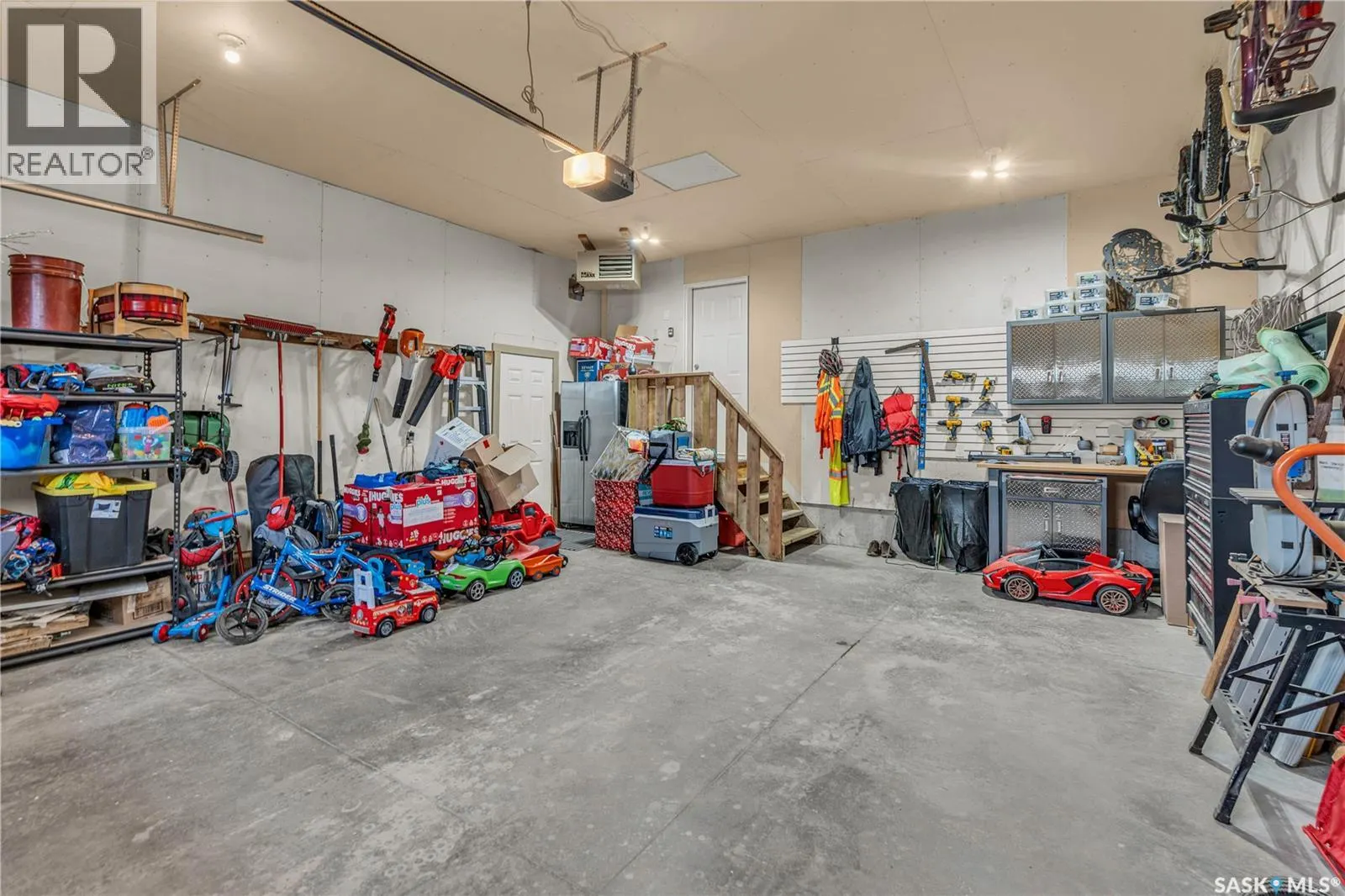 851 Cedar TERRACE