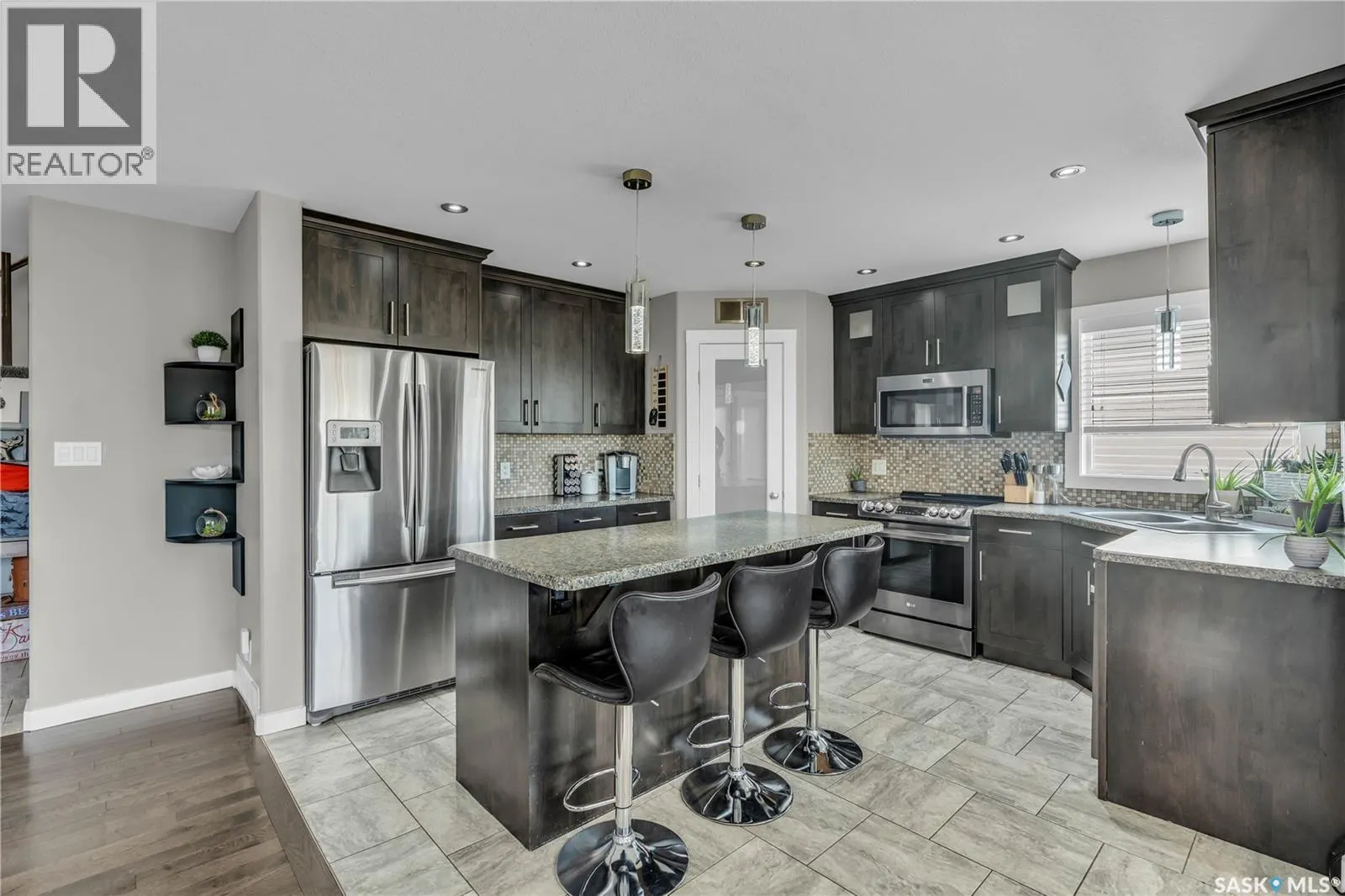 851 Cedar TERRACE