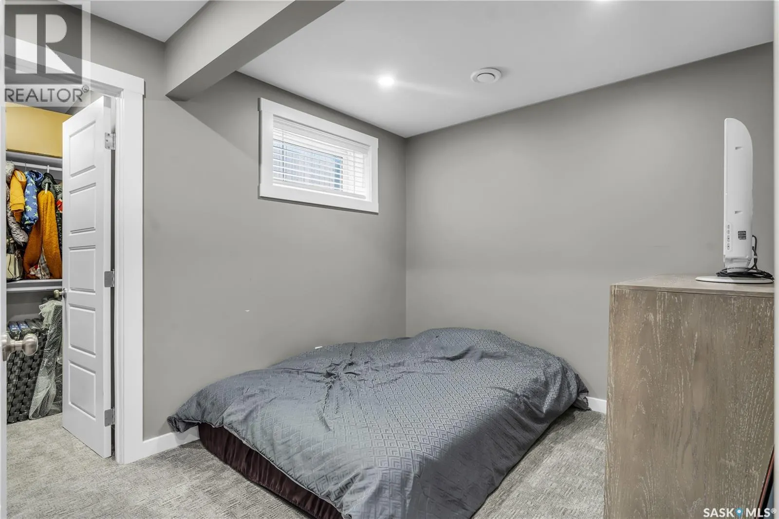 851 Cedar TERRACE
