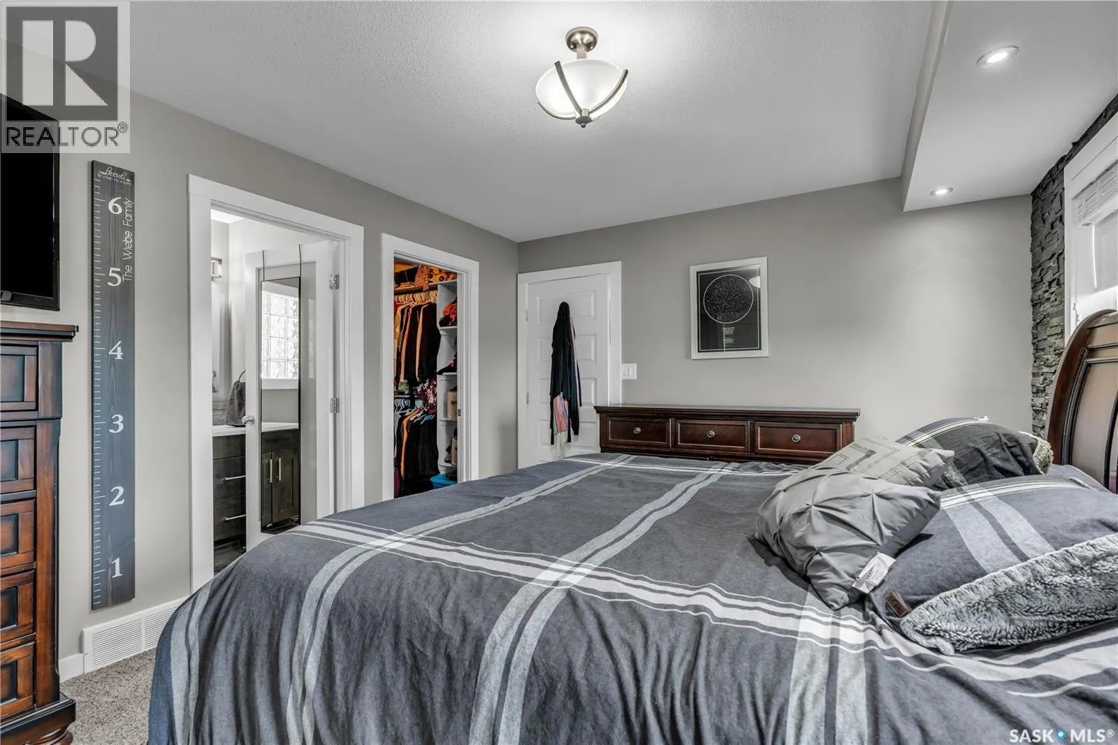 851 Cedar TERRACE