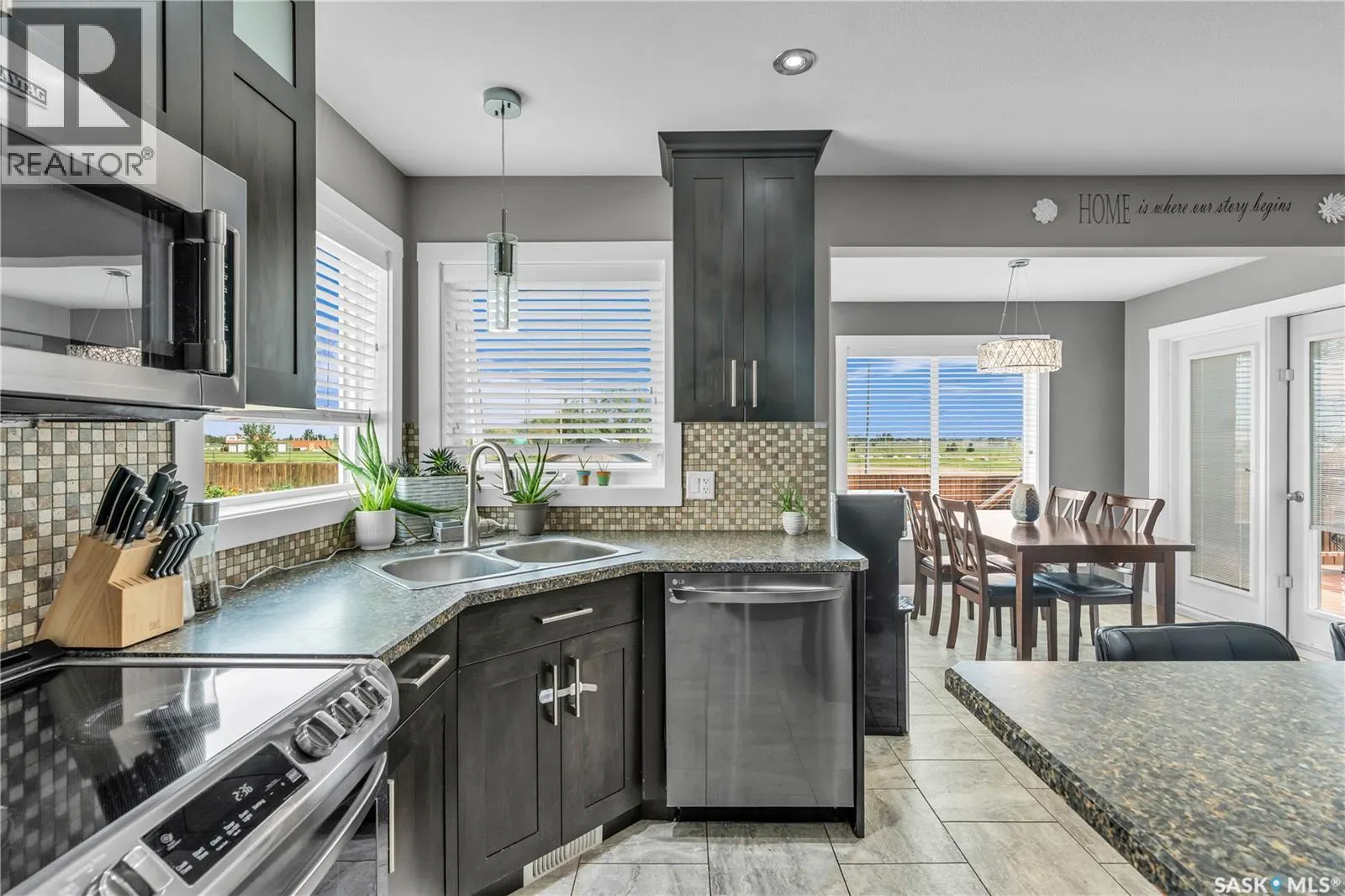 851 Cedar TERRACE