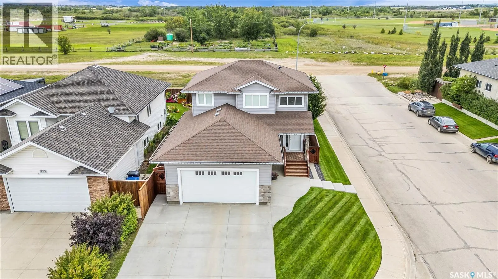 851 Cedar TERRACE