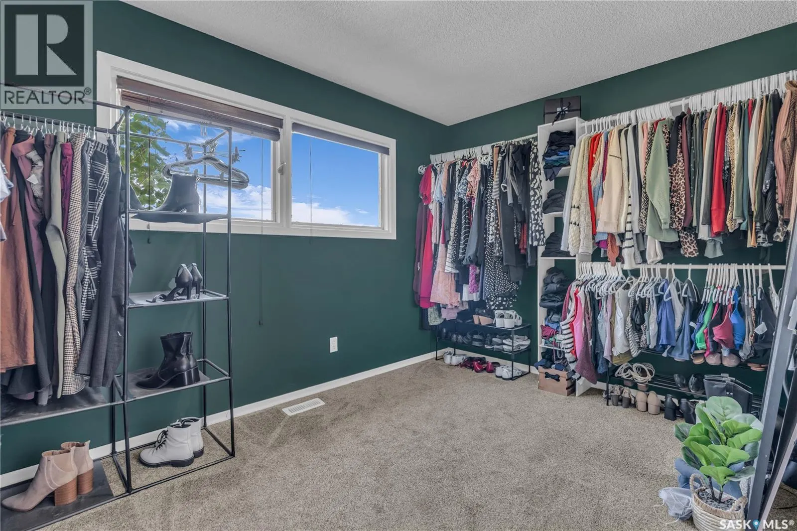 156 Carmichael ROAD