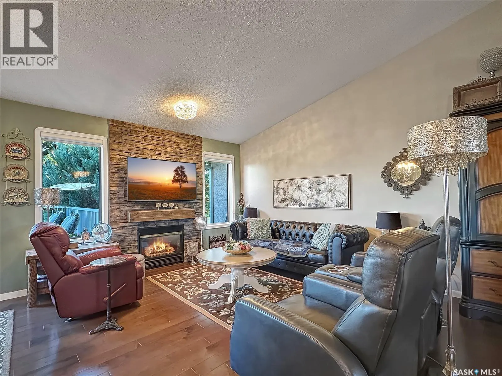 110 Sunset CRESCENT