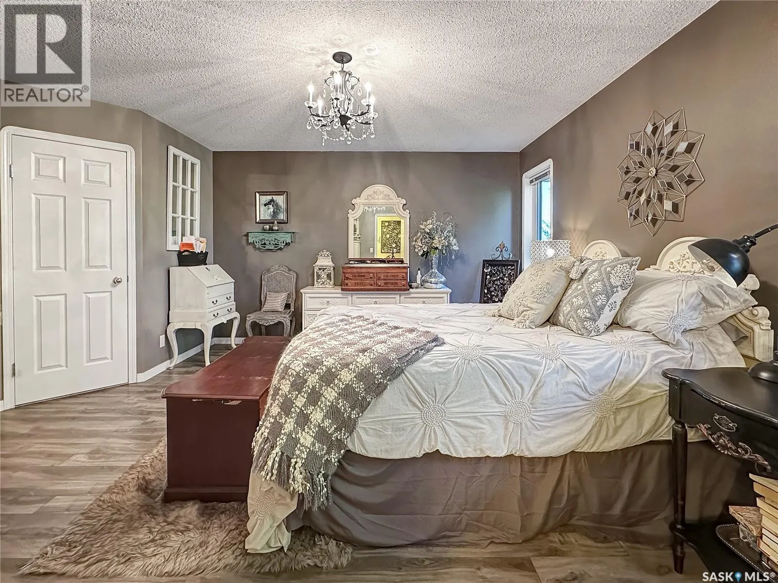 110 Sunset CRESCENT