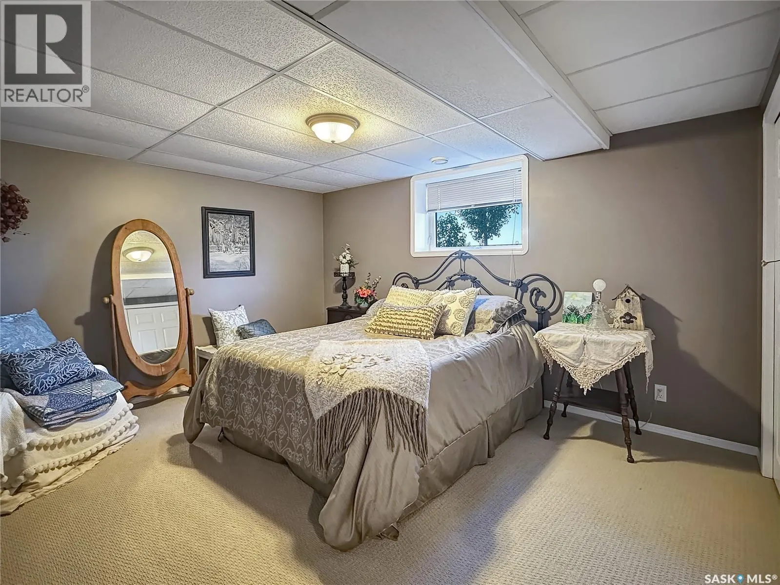 110 Sunset CRESCENT