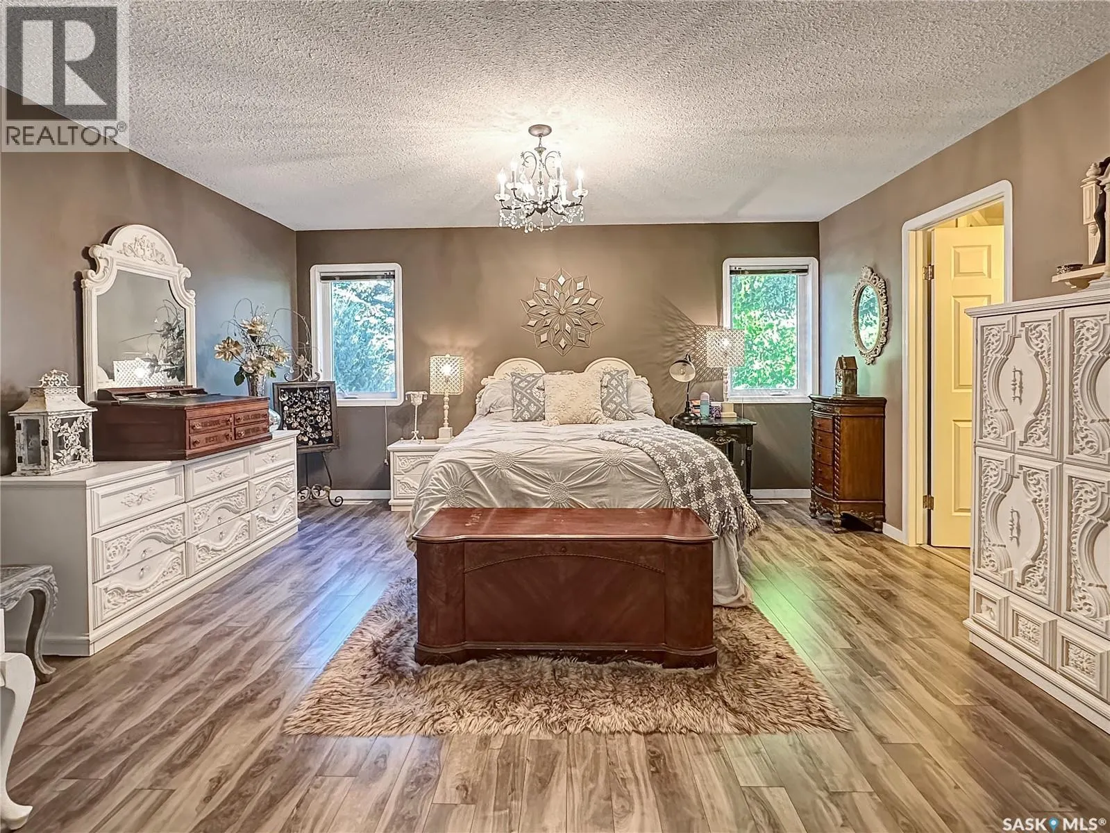110 Sunset CRESCENT