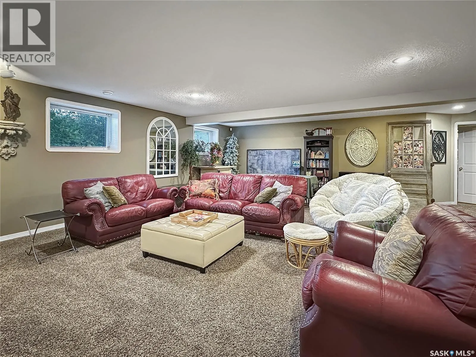110 Sunset CRESCENT
