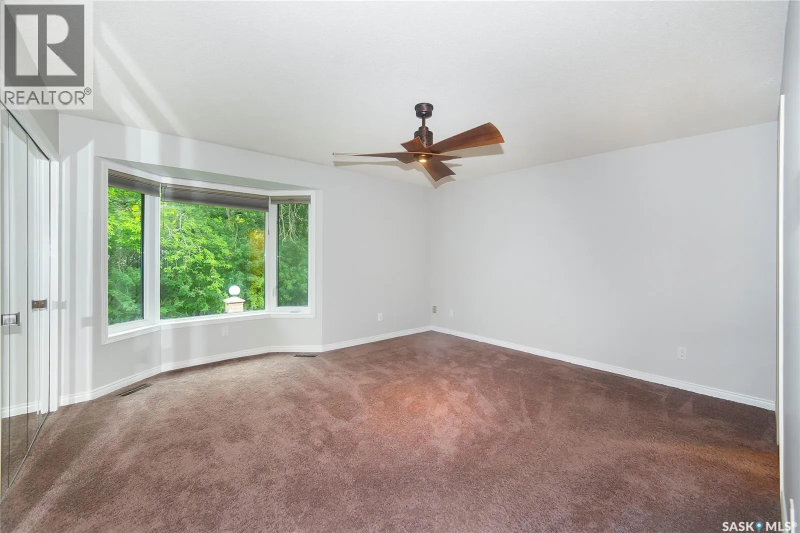 8 3415 Calder CRESCENT