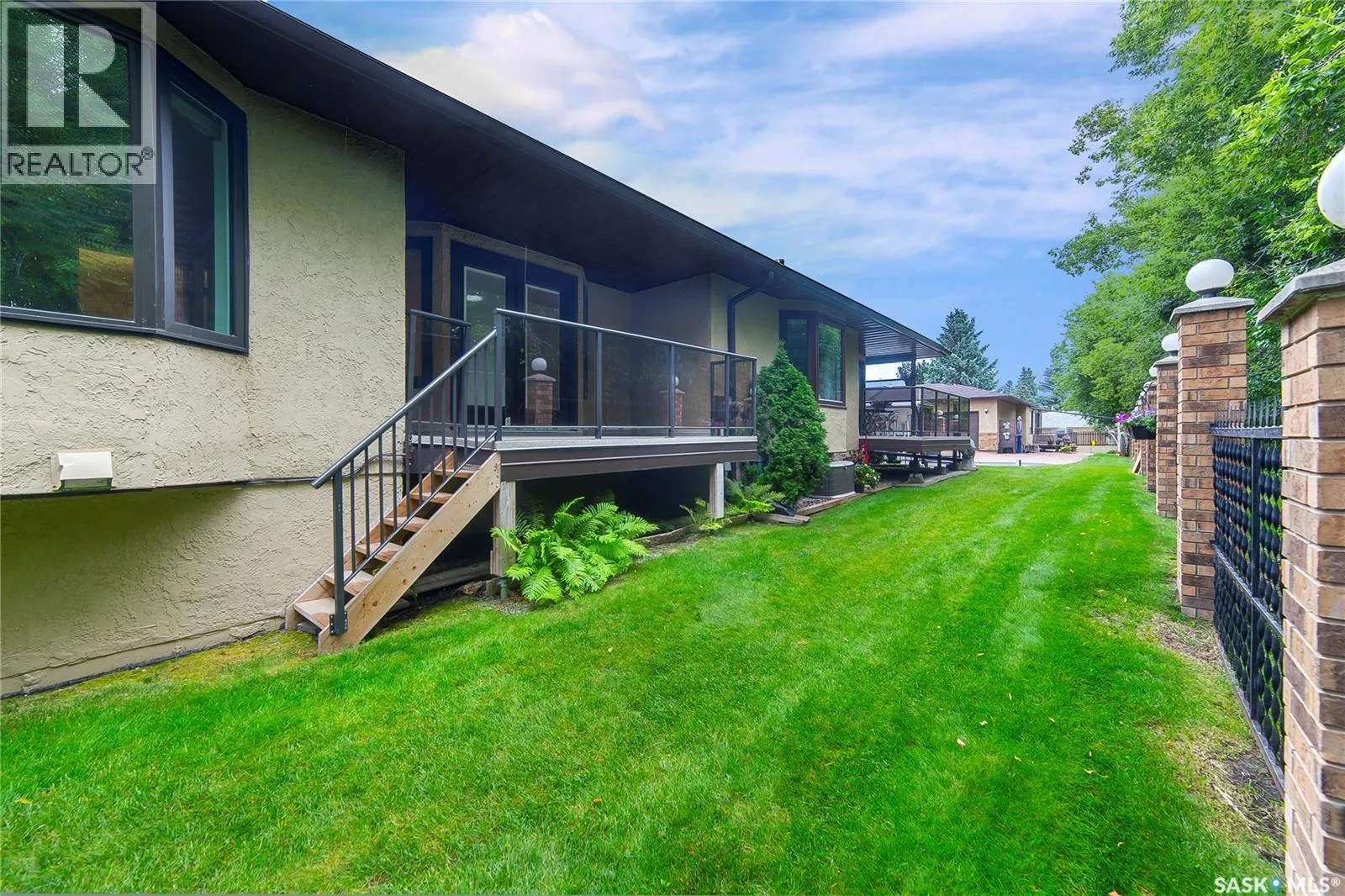 8 3415 Calder CRESCENT