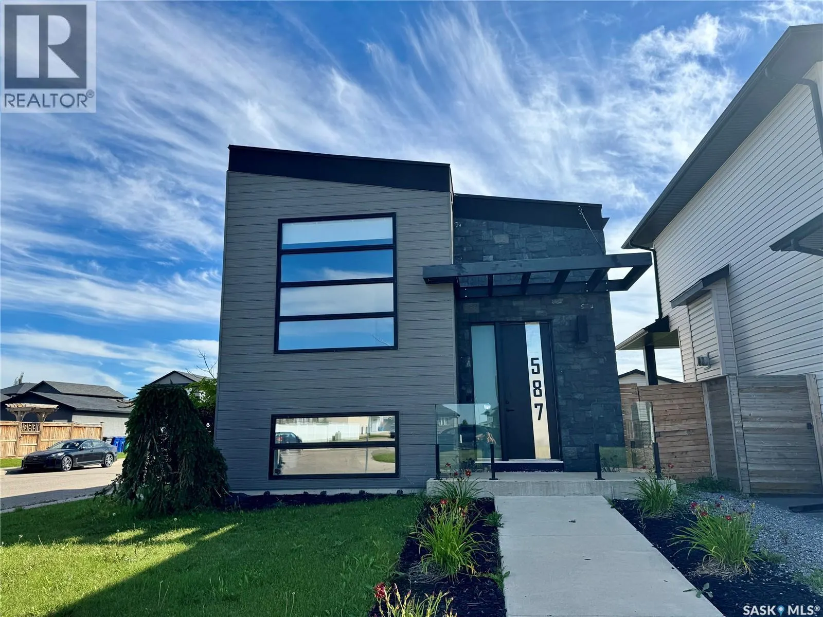 587 Kloppenburg CRESCENT