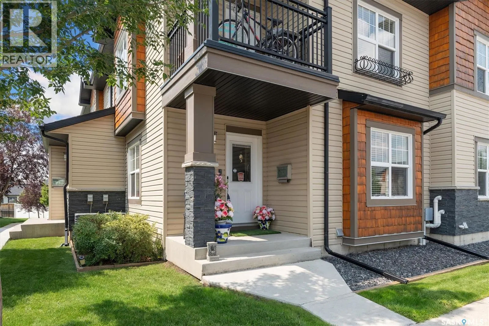 203 1015 Patrick CRESCENT