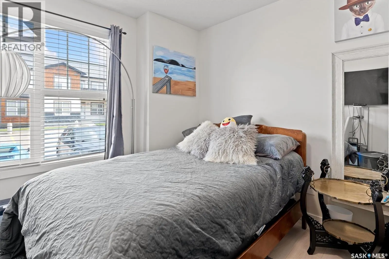 203 1015 Patrick CRESCENT