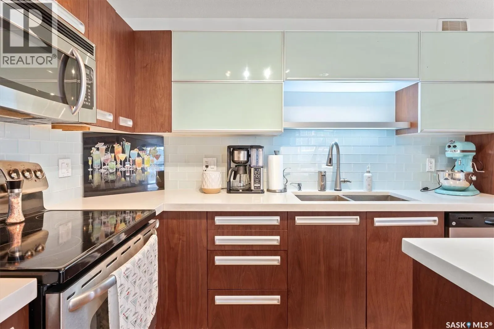 203 1015 Patrick CRESCENT