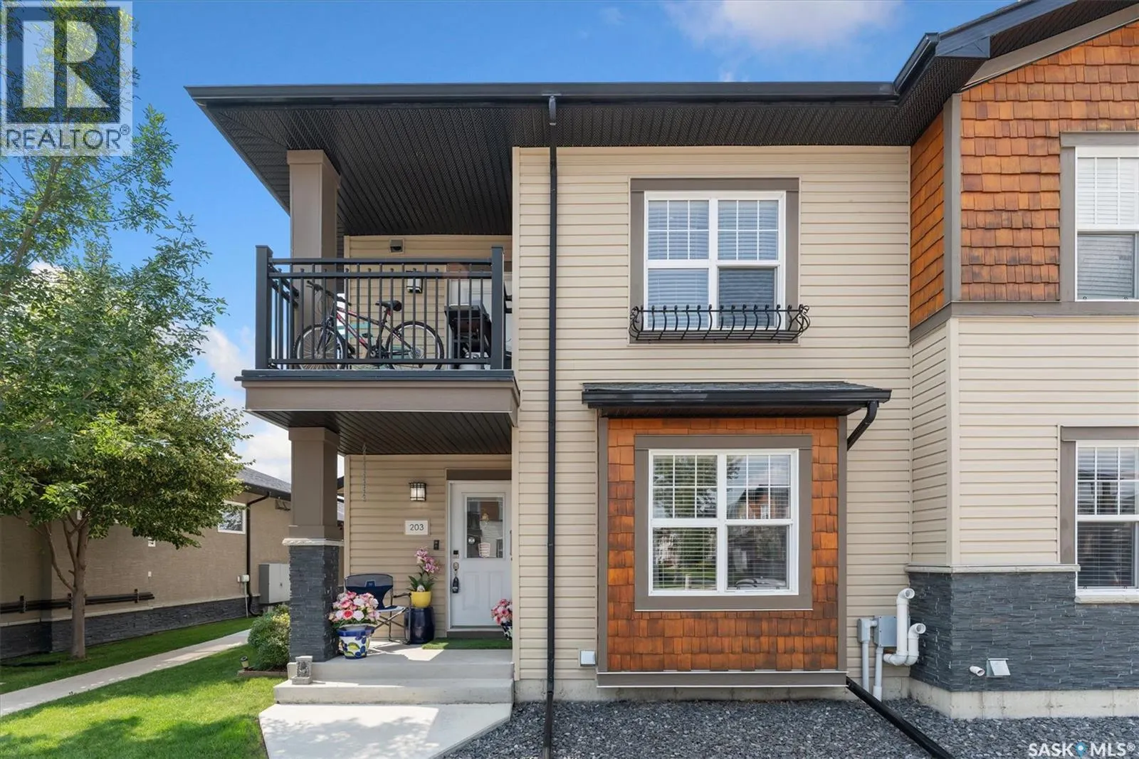 203 1015 Patrick CRESCENT