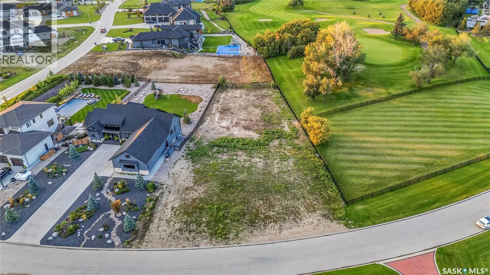 200 Greenbryre CRESCENT N