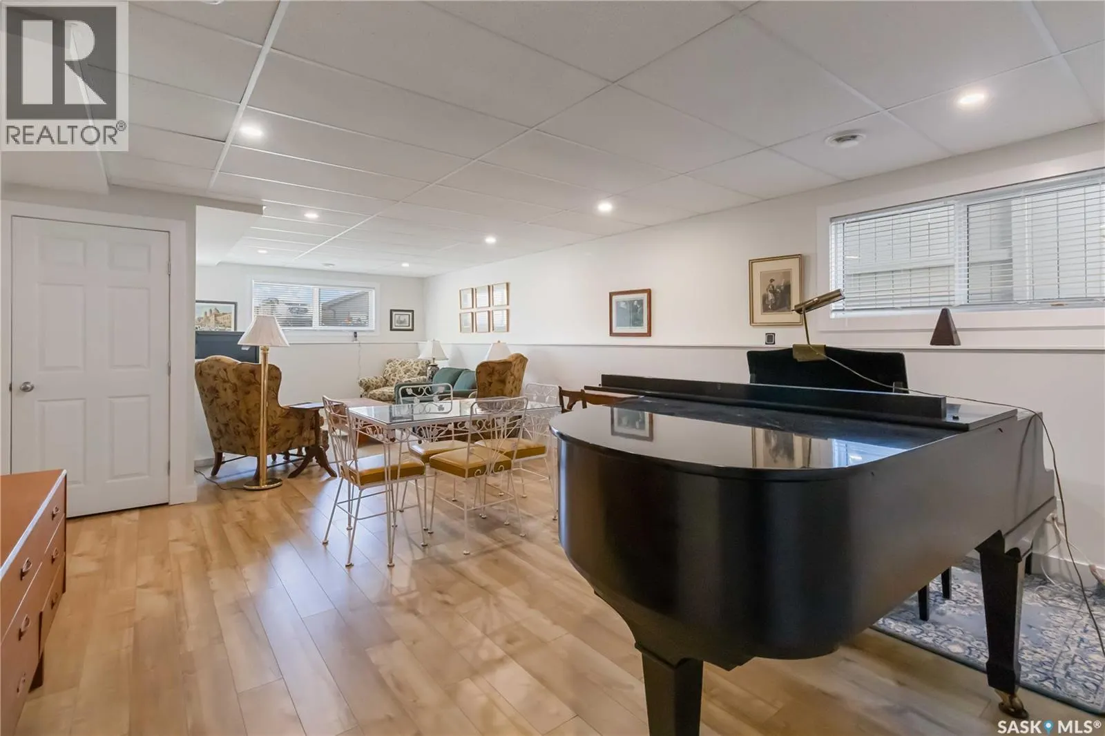 50 Martens CRESCENT