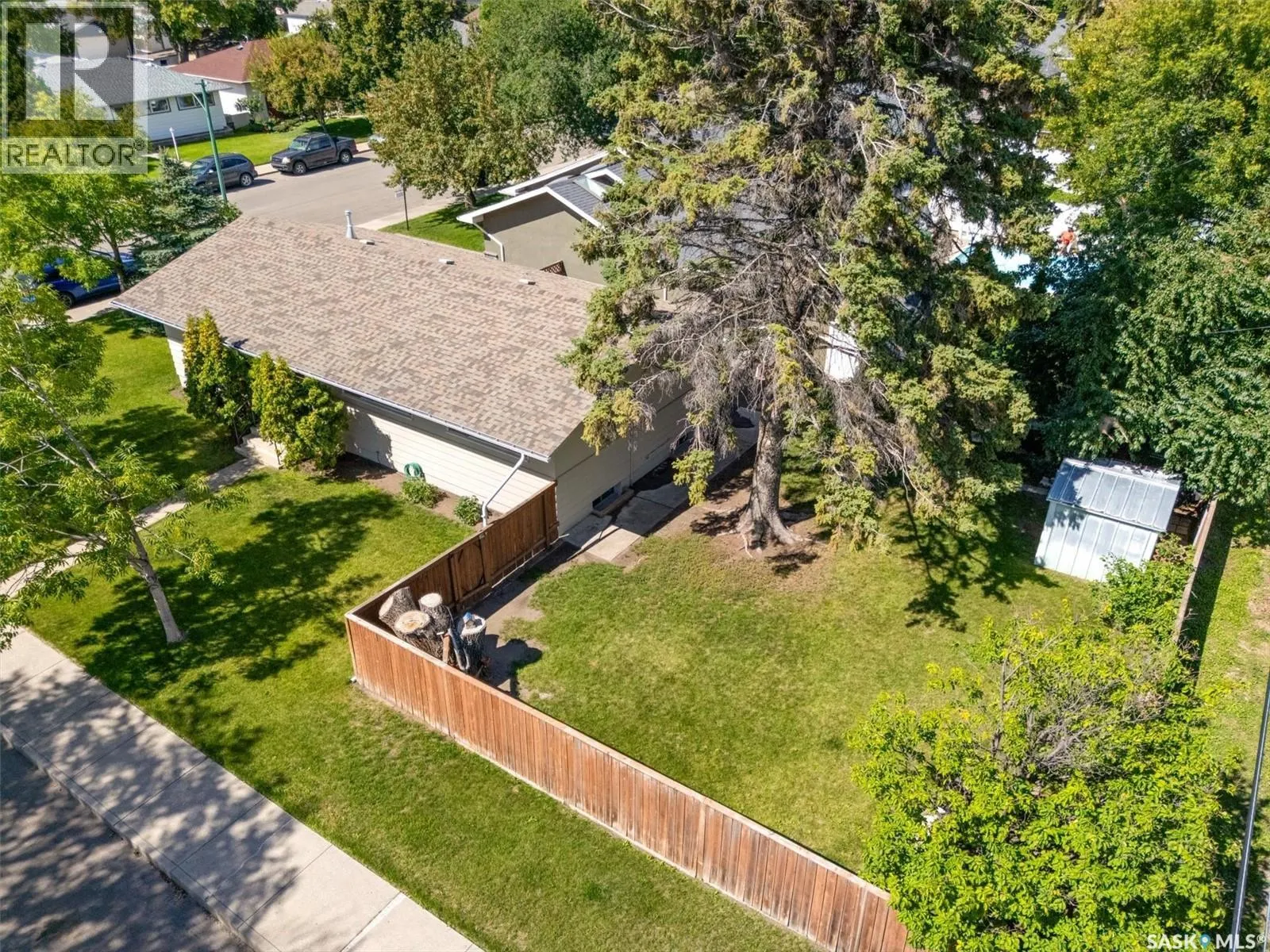 2431 Dufferin AVENUE