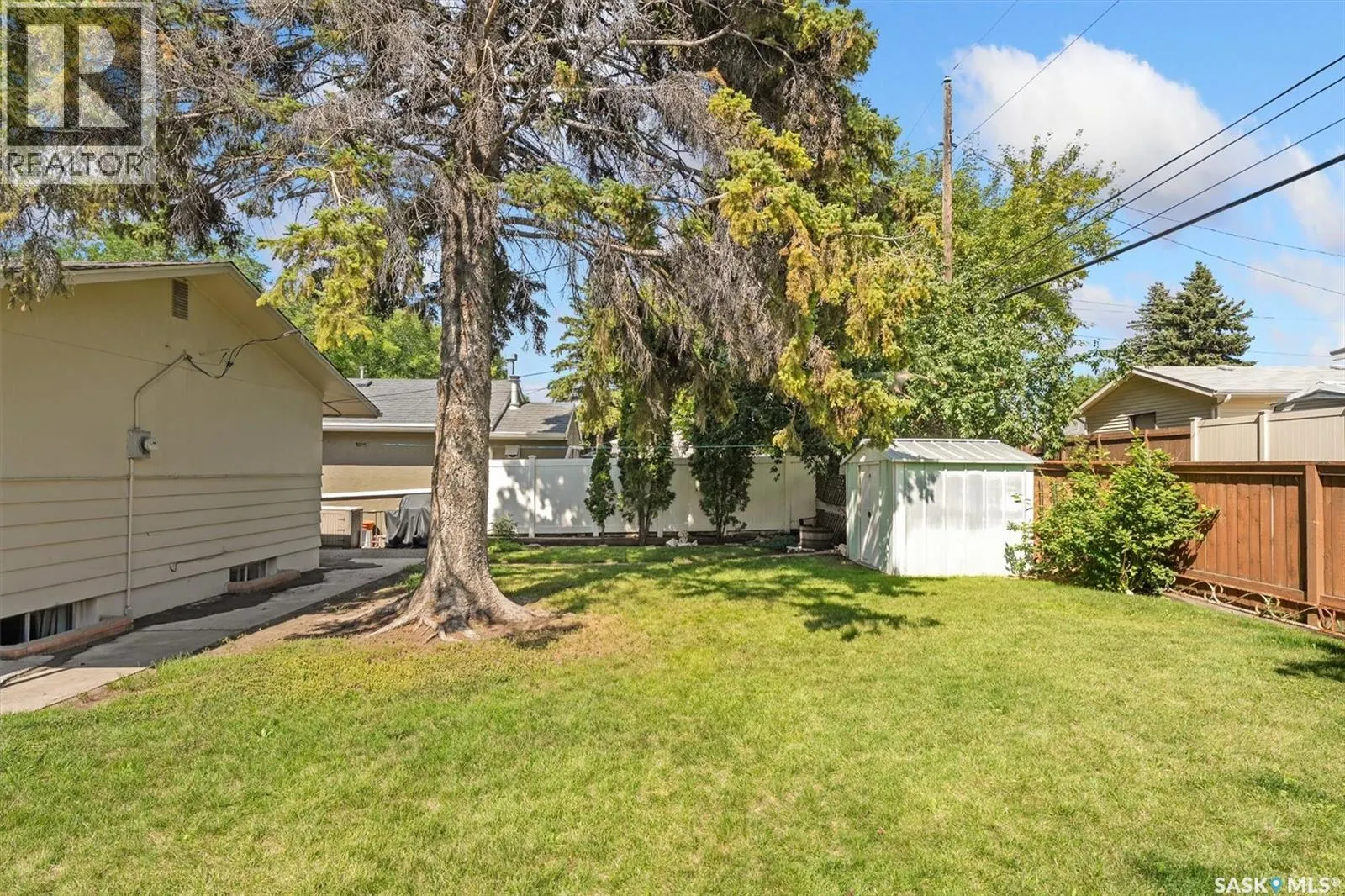 2431 Dufferin AVENUE