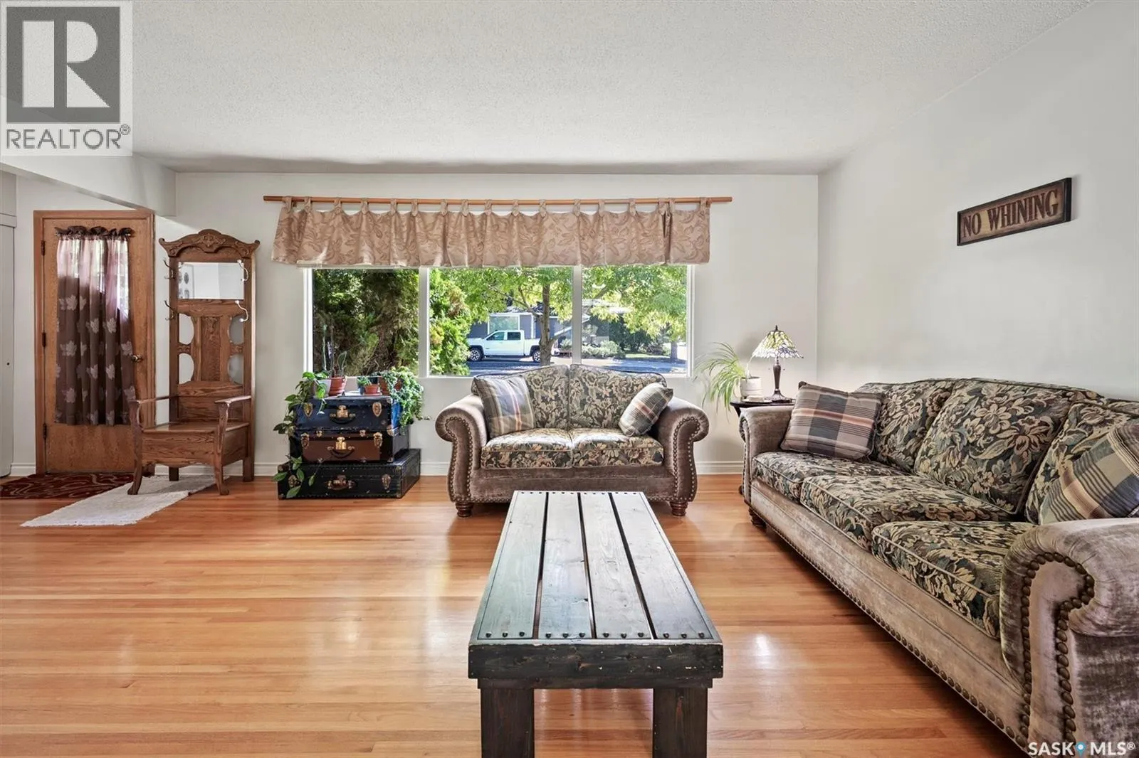 2431 Dufferin AVENUE