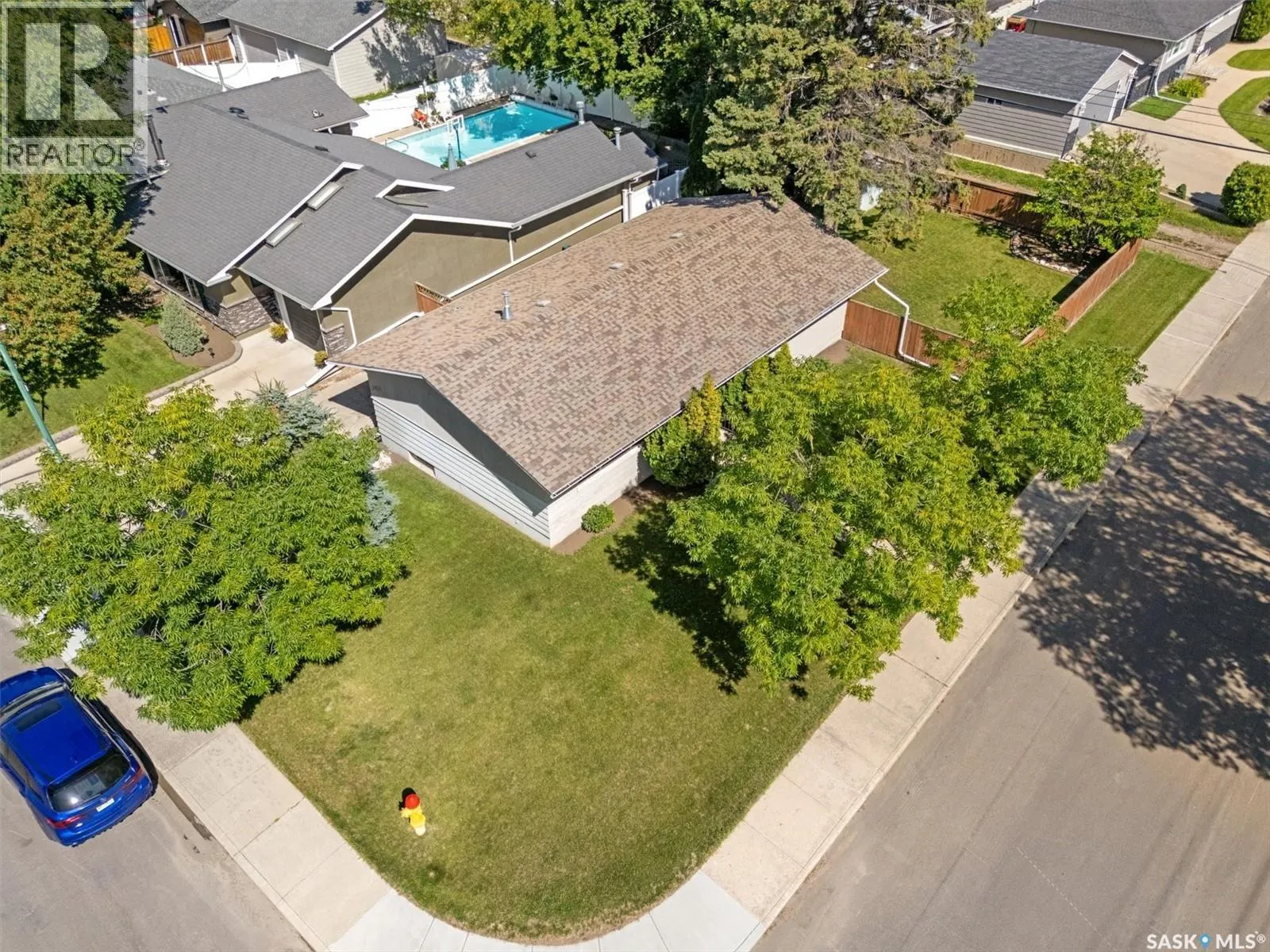 2431 Dufferin AVENUE