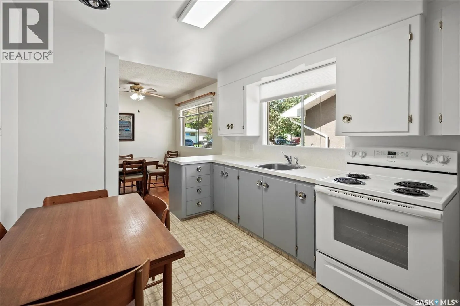 2431 Dufferin AVENUE
