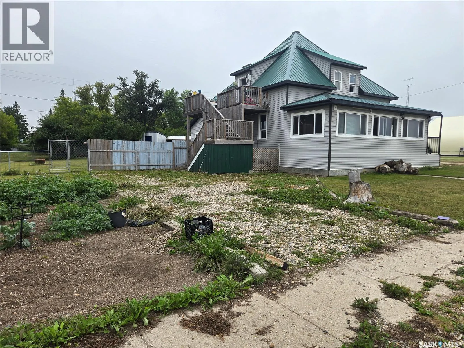 707 Railway AVENUE