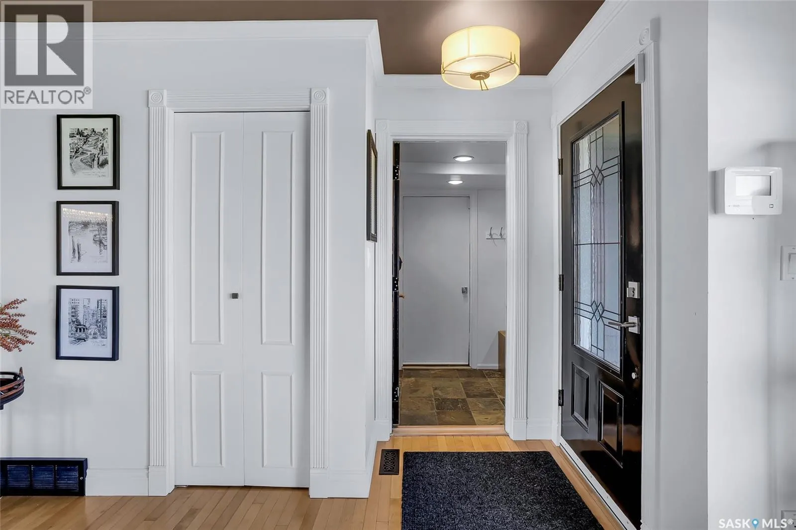 104 8th AVENUE W