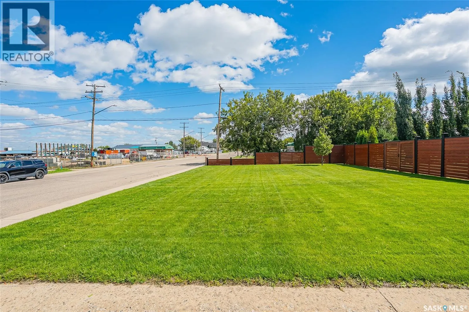 104 8th AVENUE W