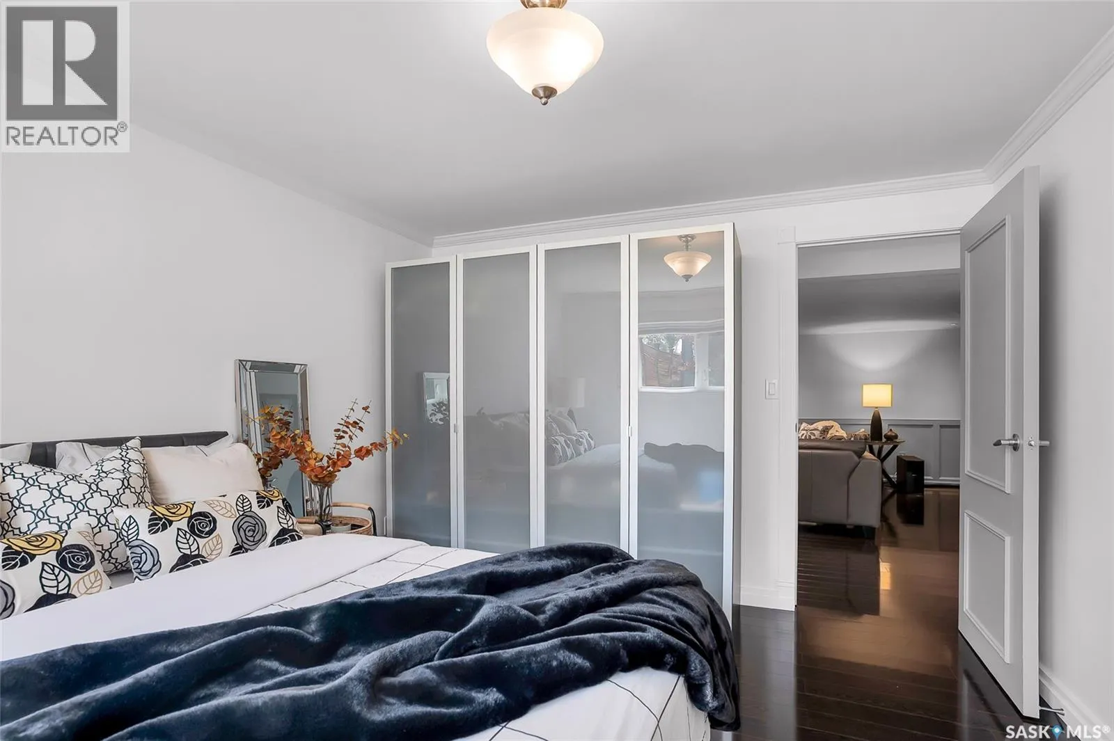 104 8th AVENUE W