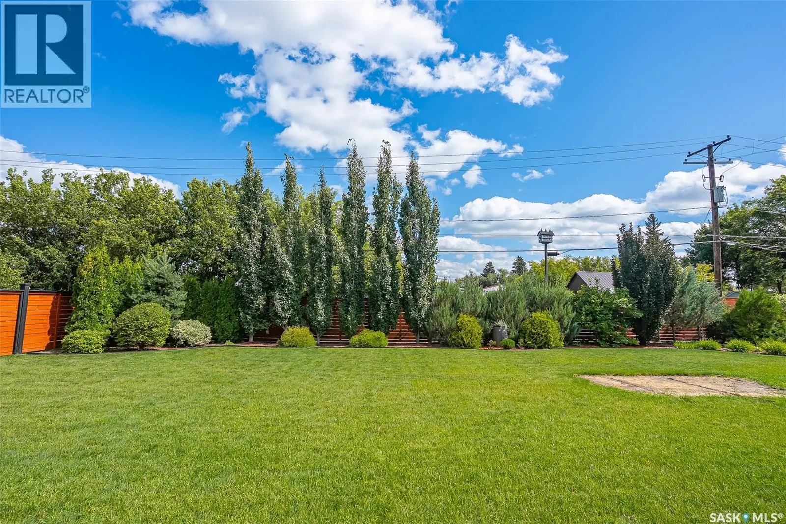 104 8th AVENUE W