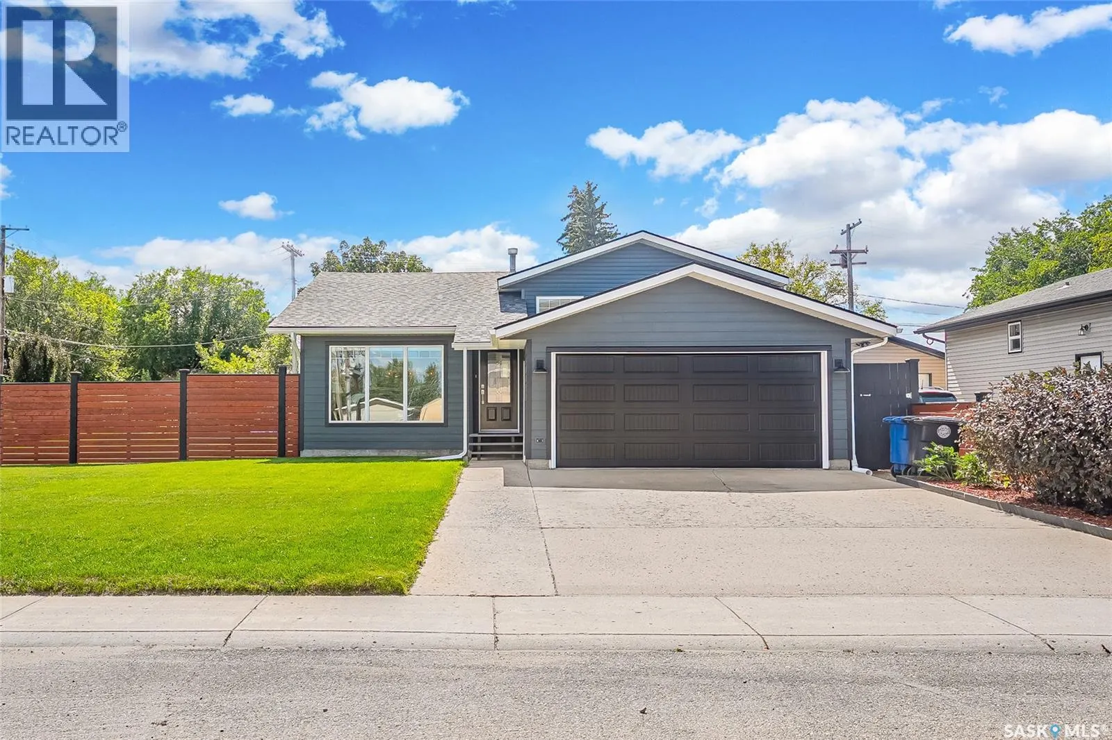 104 8th AVENUE W