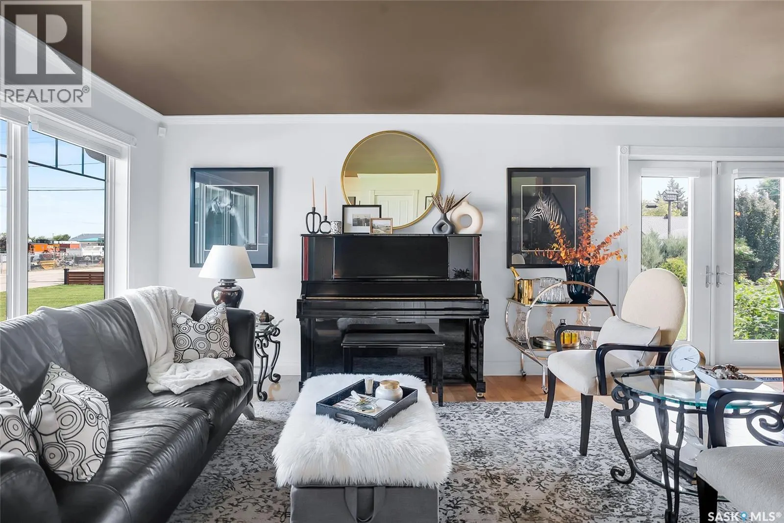 104 8th AVENUE W