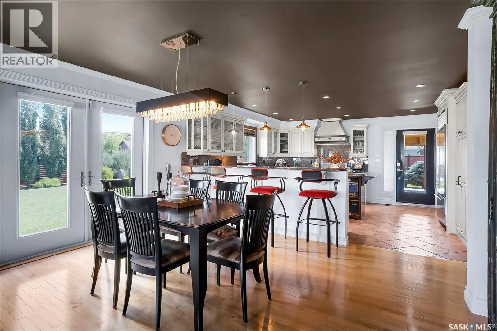 104 8th AVENUE W