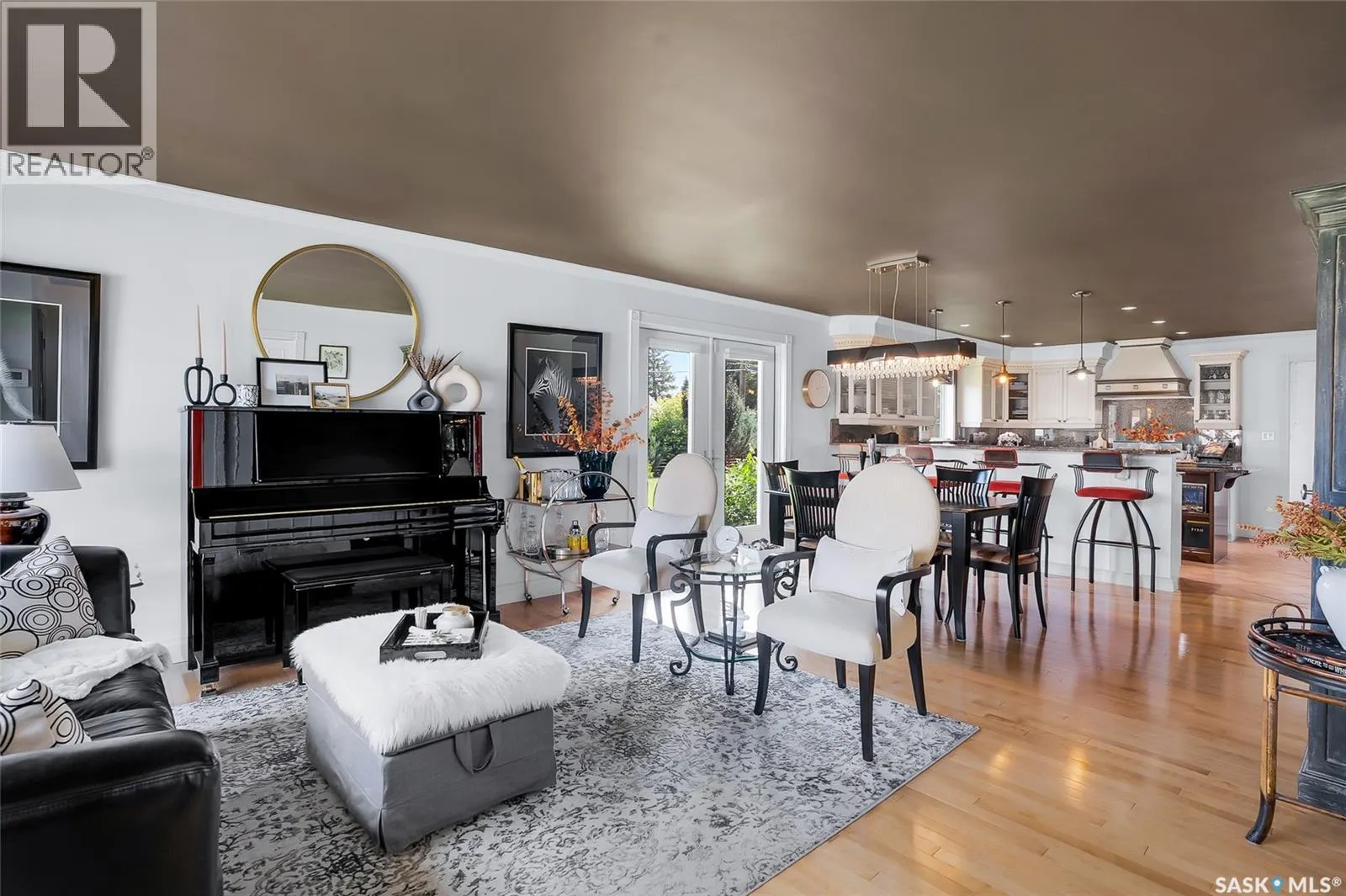 104 8th AVENUE W