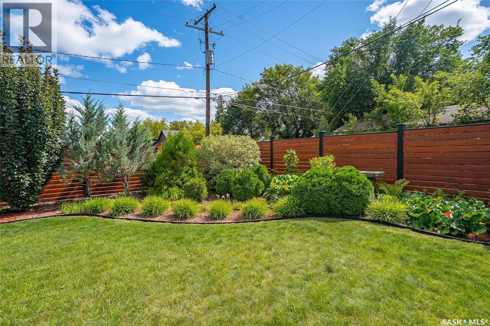 104 8th AVENUE W