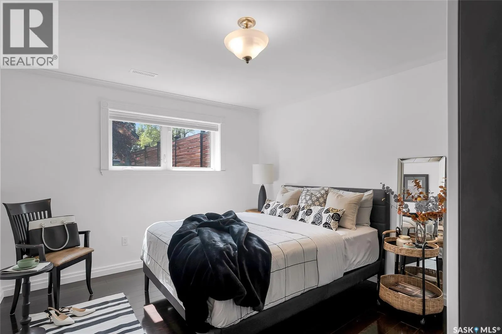 104 8th AVENUE W