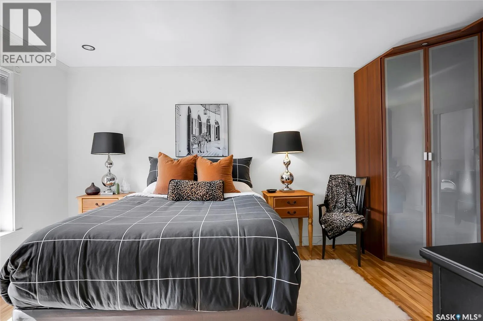 104 8th AVENUE W