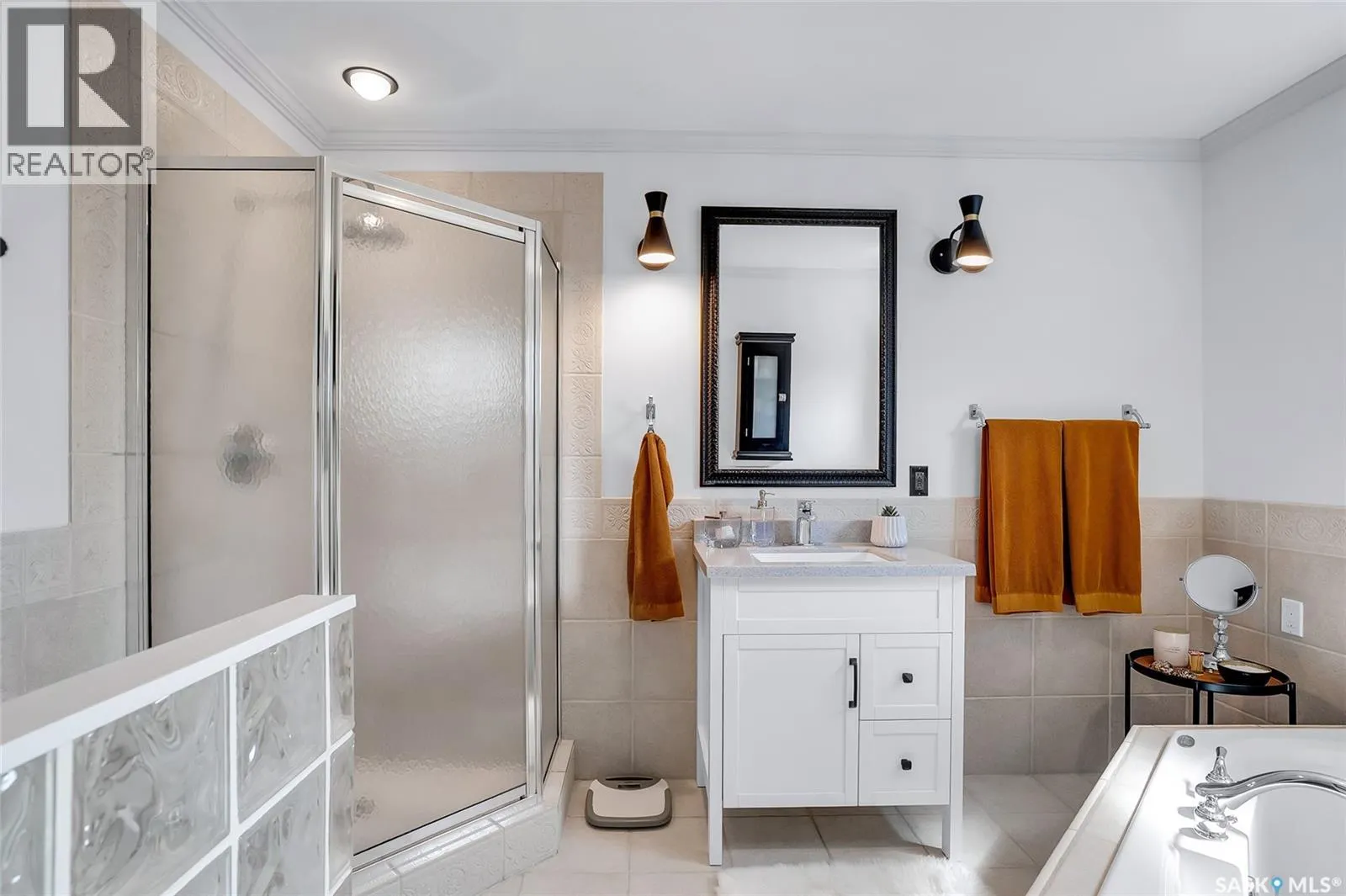 104 8th AVENUE W
