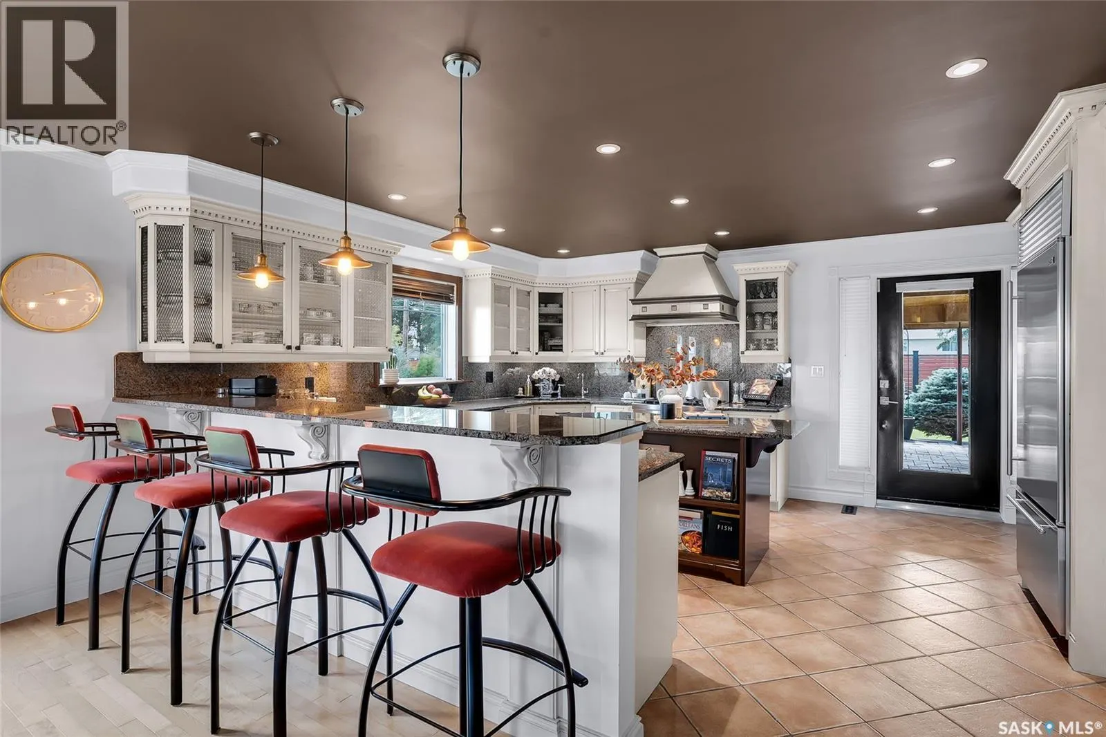 104 8th AVENUE W