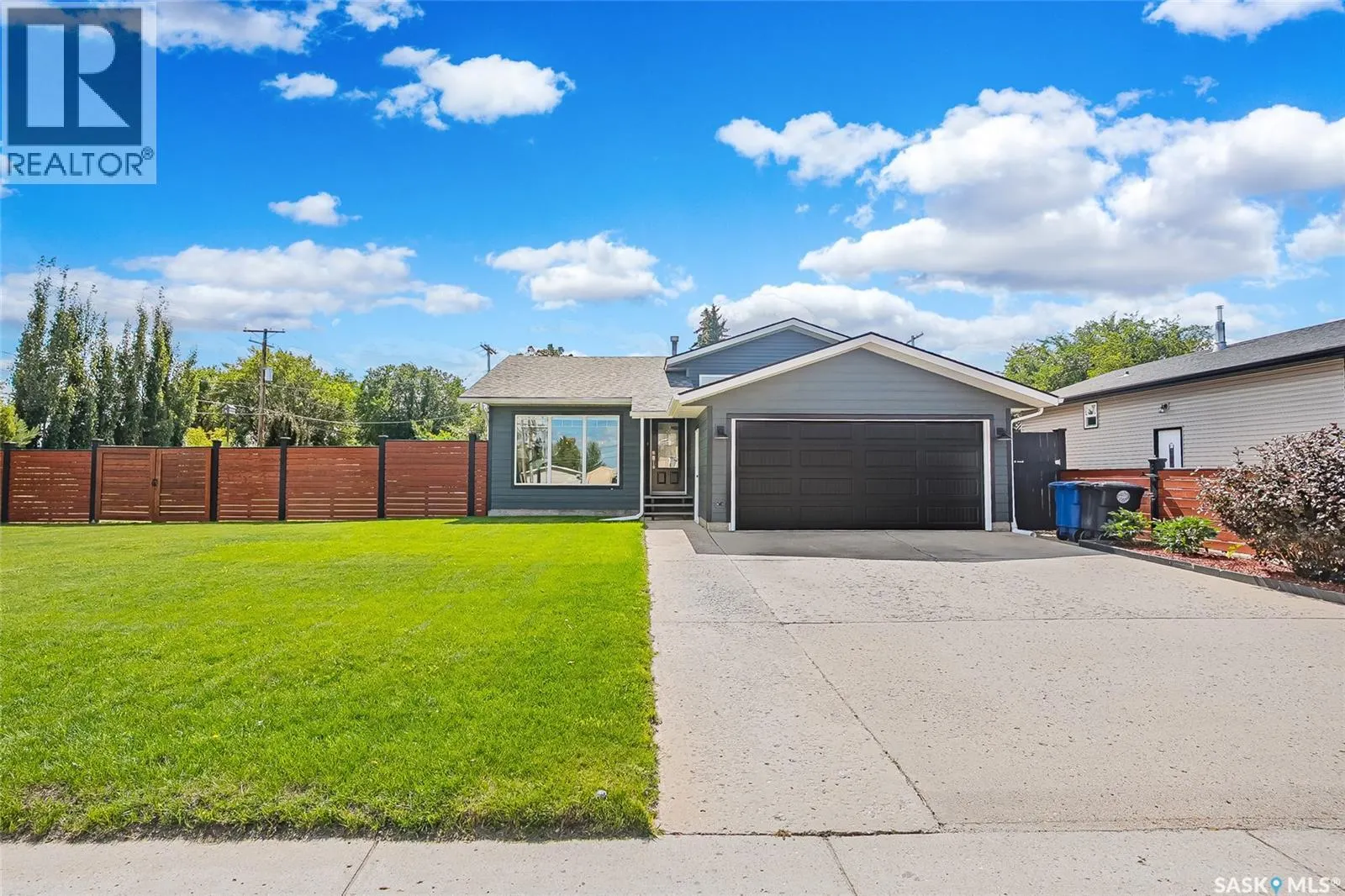 104 8th AVENUE W