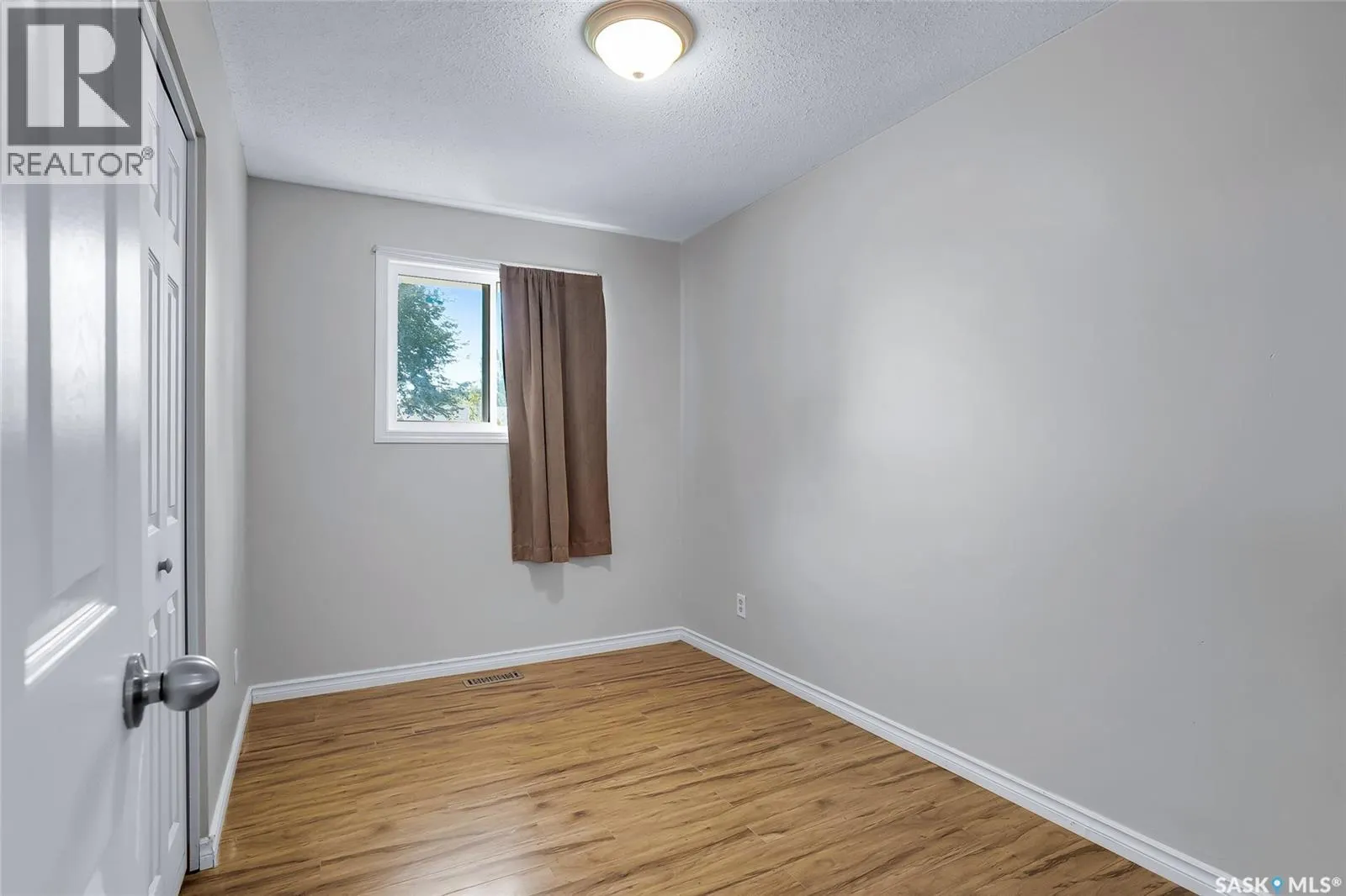 42 Dominion CRESCENT