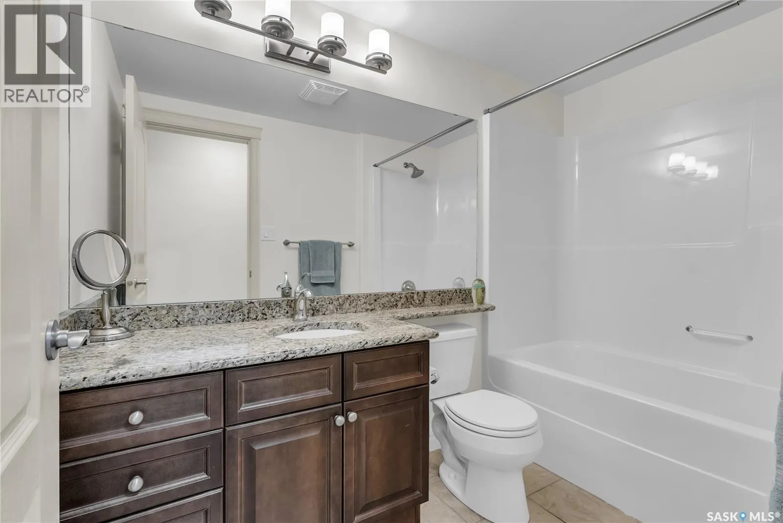 135 623 Saskatchewan CRESCENT W