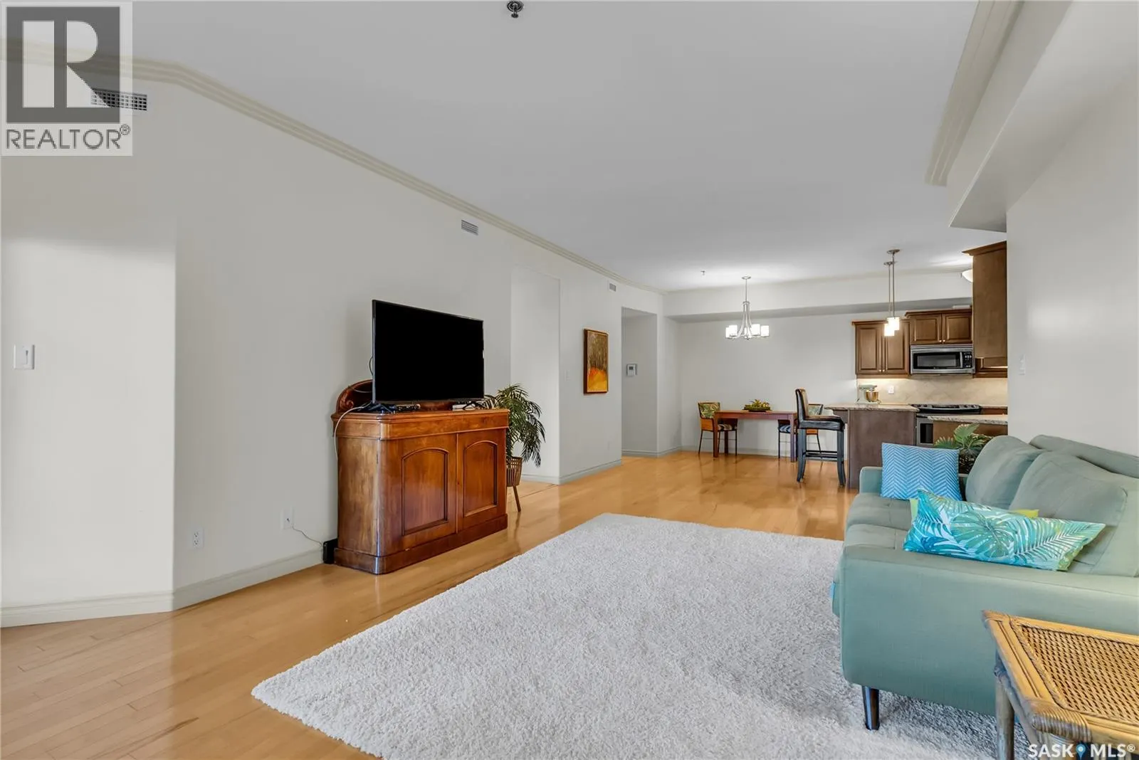135 623 Saskatchewan CRESCENT W