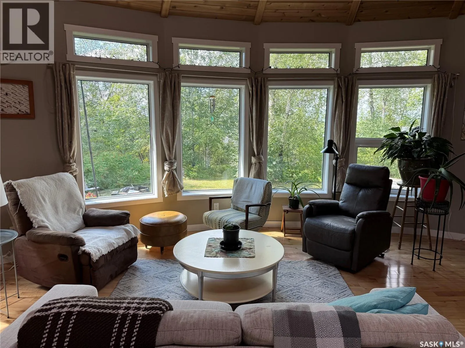 Lakefront Round House