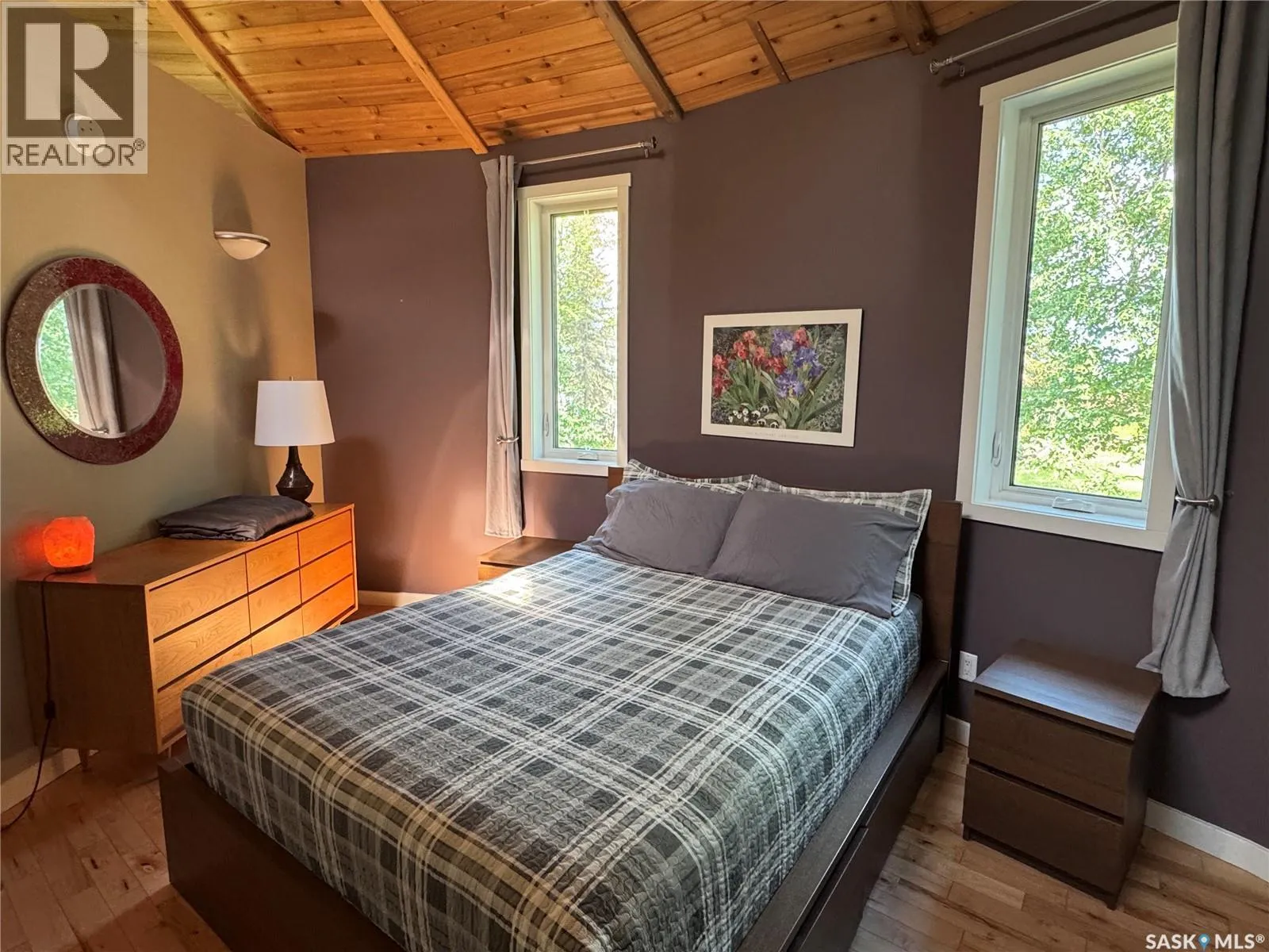 Lakefront Round House