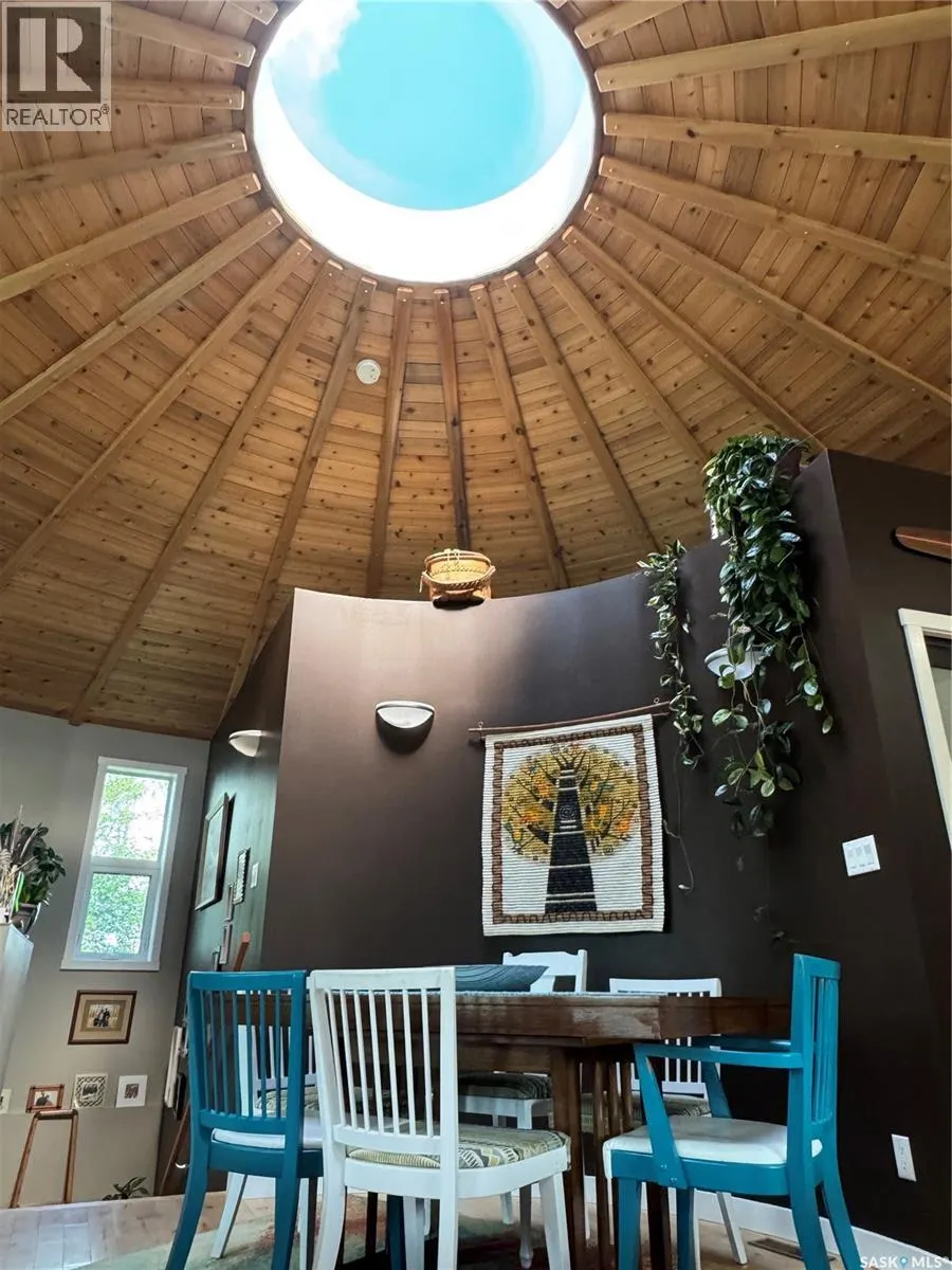 Lakefront Round House