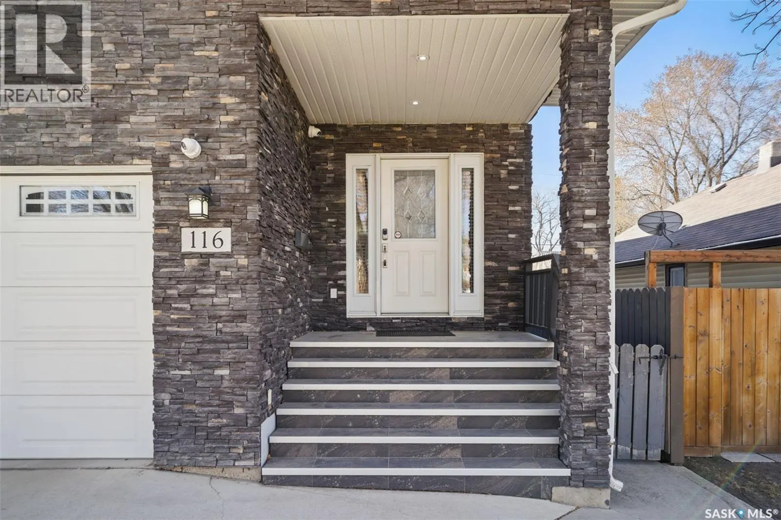 116 Hilliard STREET E